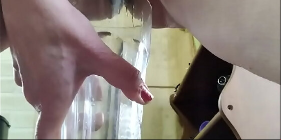 amateur milf pees in glass