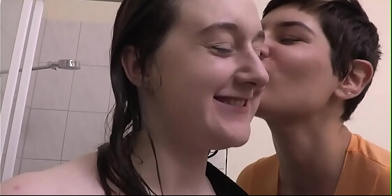 hairy lesbian gets pussy fingered