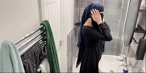 omg i didn t know arab girls do that a hidden cam in my rental apartment caught a muslim arab girl in hijab masturbating in the shower