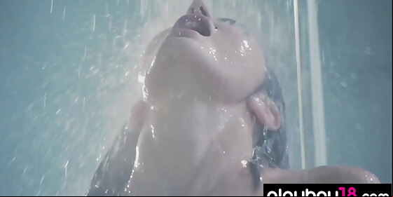 skinny babe gisela panesi and her lesbian gf romina cisneros took a shower